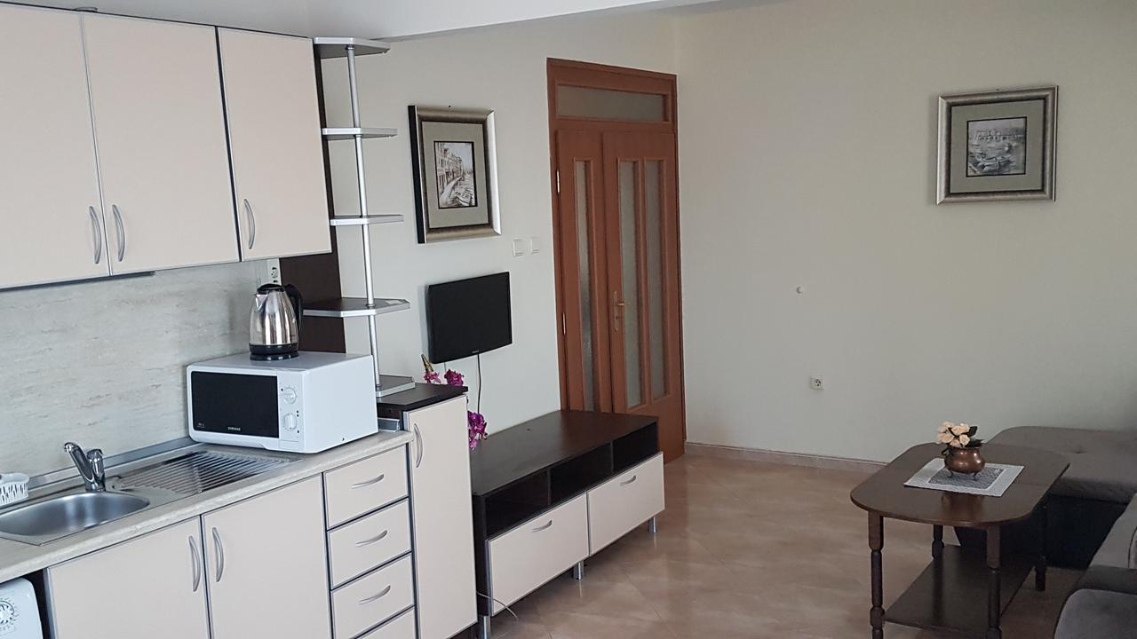 Tashevi Apartments 帕莫瑞 外观 照片