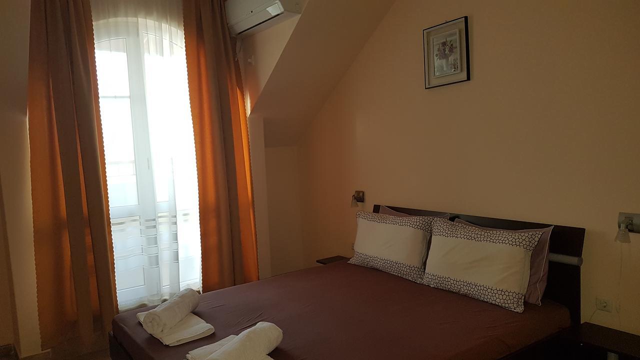 Tashevi Apartments 帕莫瑞 外观 照片