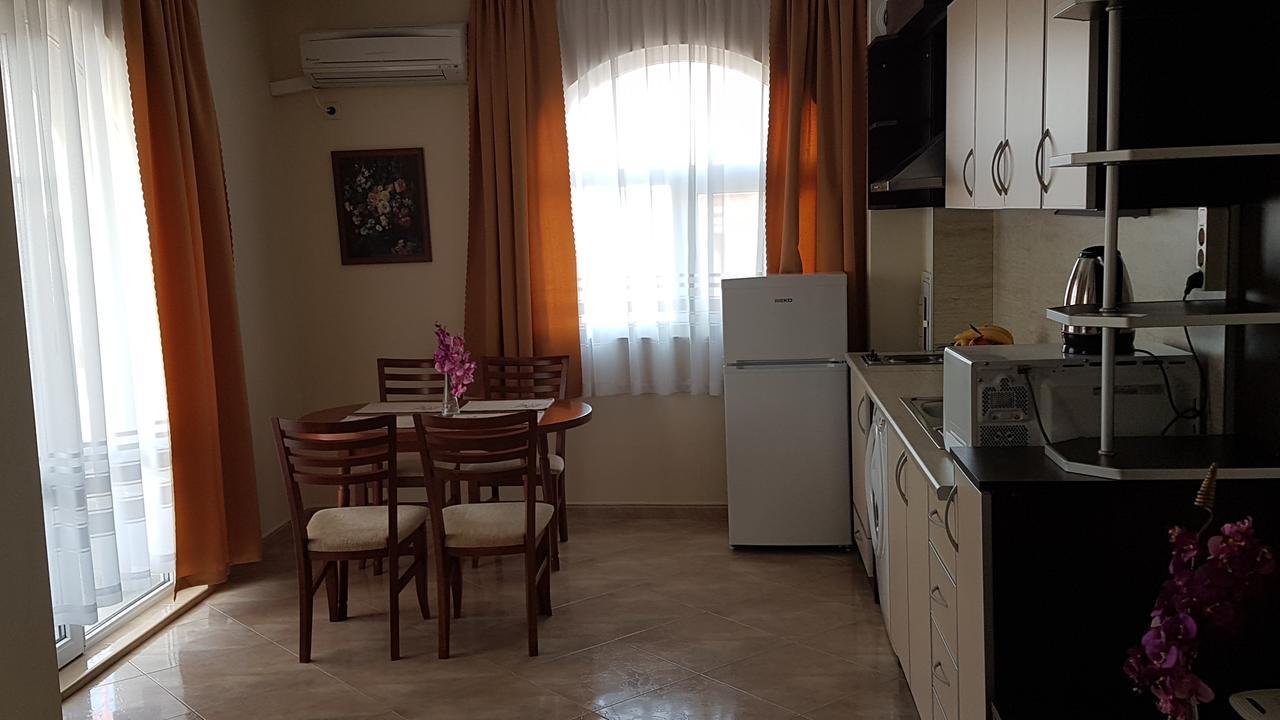 Tashevi Apartments 帕莫瑞 外观 照片