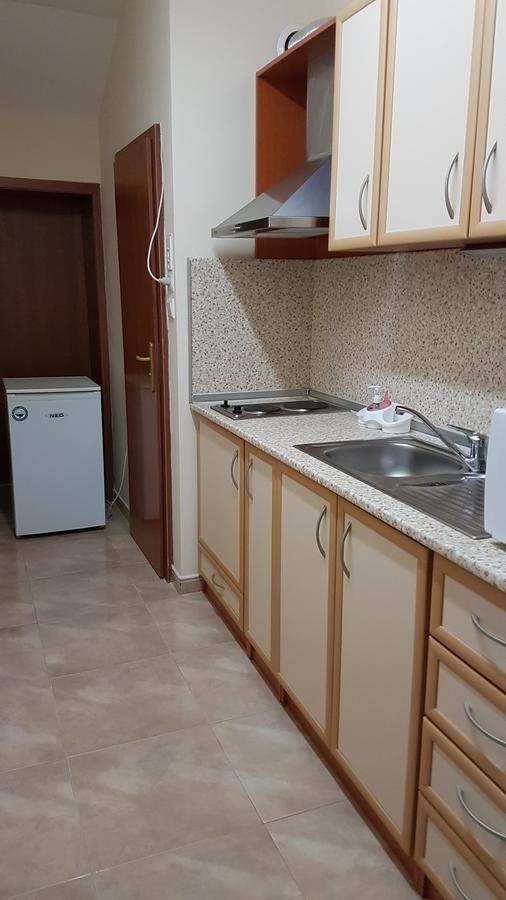 Tashevi Apartments 帕莫瑞 外观 照片